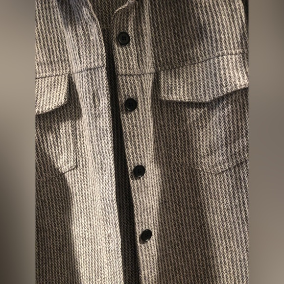 Shacket - Picture 2 of 5